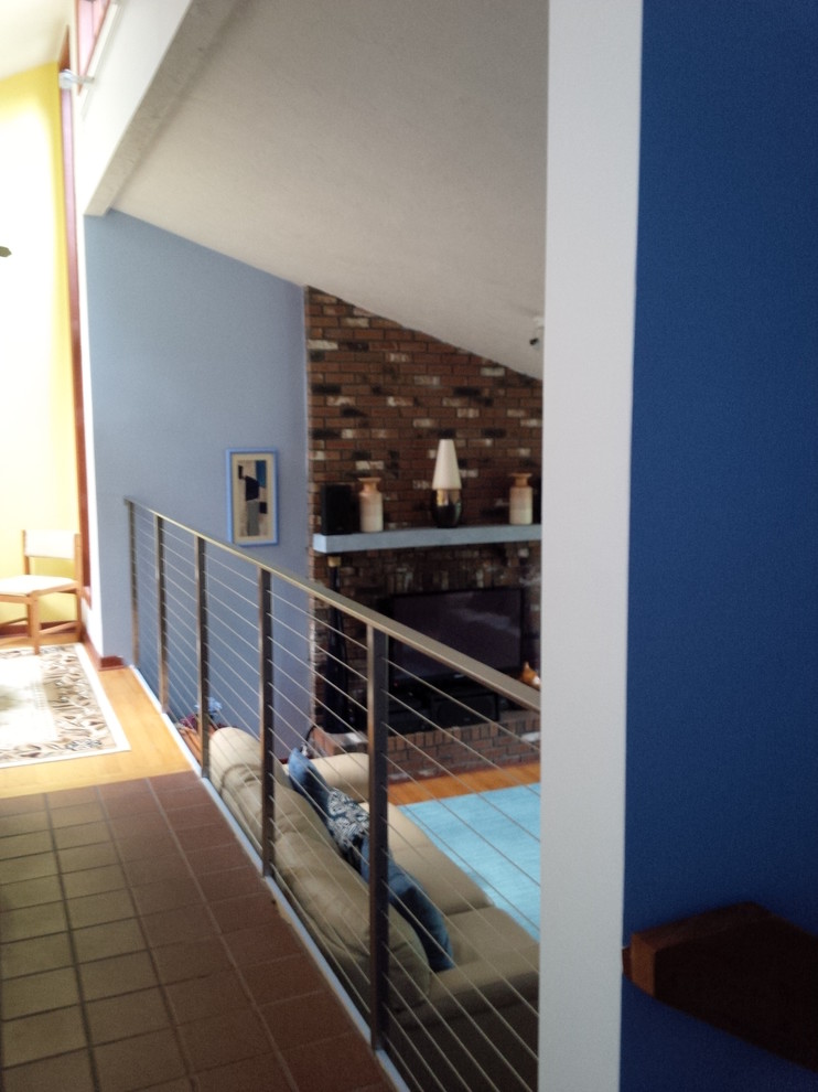 railing-split-level-home