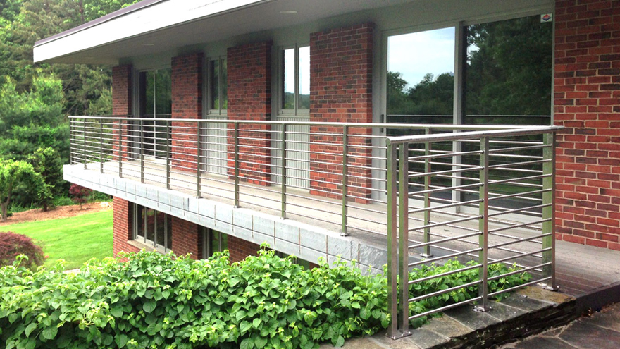 Horizontal rod stainless steel deck handrailing by AGS Stainless