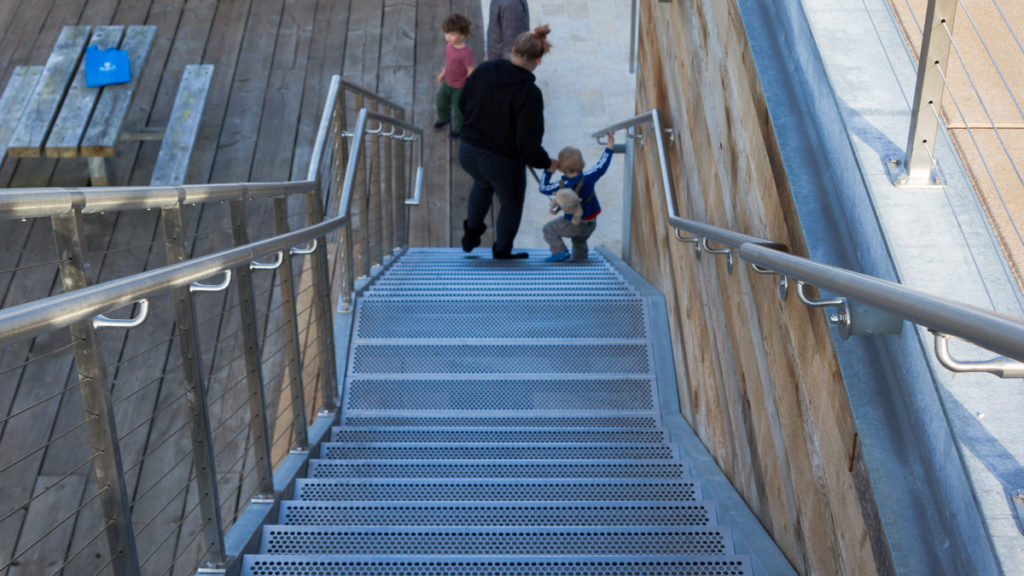 Rainier cable railing commercial gallery image