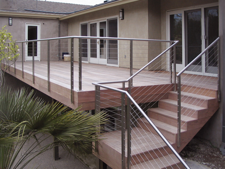 Residential deck cable railing on stairs